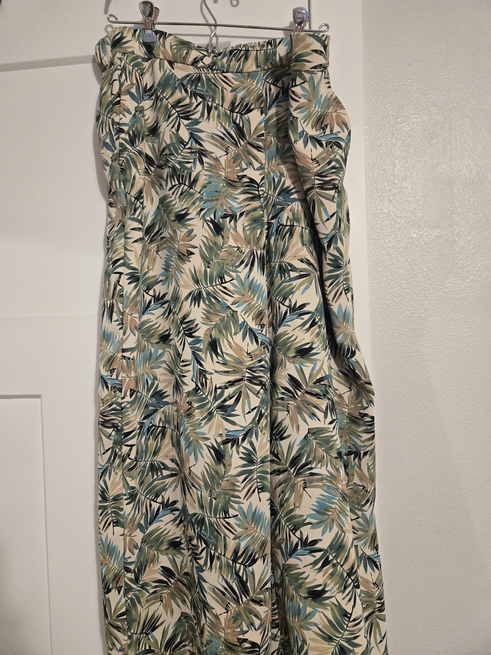 J. Jill Tropical Leaf Print Flowing Skirt in Cream, Green & Teal